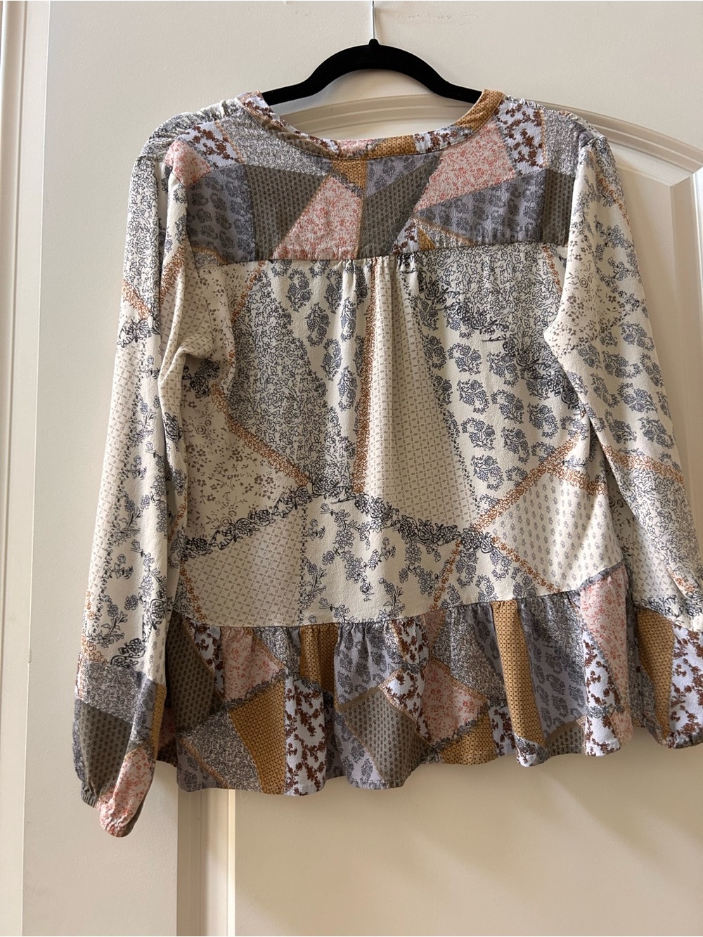 Tribal Patchwork Ruffle hem boho V neck blouse. Peasant. Hippie. EUC. SZ P/S - Picture 4 of 8